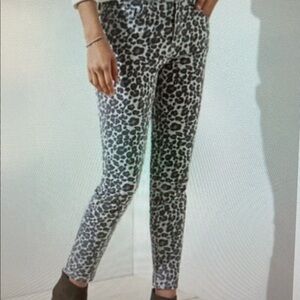 LOFT Button Fly Black and Gray Leopard Print Modern 5 Pocket Skinny Jeans